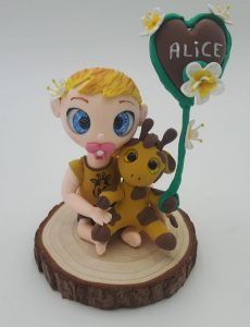 Alice avec sa girafe